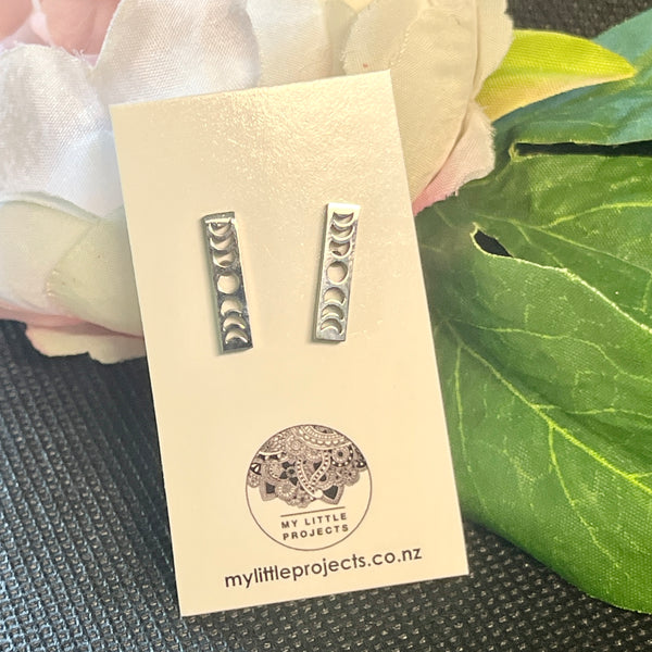 Dainty Studs - SILVER colour