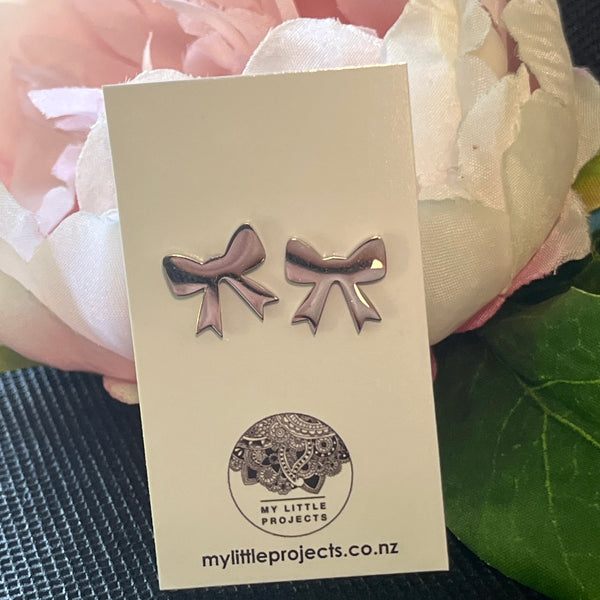 Dainty Studs - SILVER colour