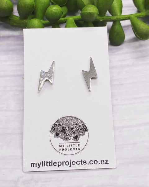 Dainty Studs - SILVER colour